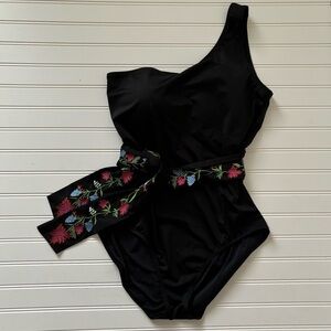 Hermoza | Women's Johanna Floral Embroidered Belt One Piece Swimsuit Size 14